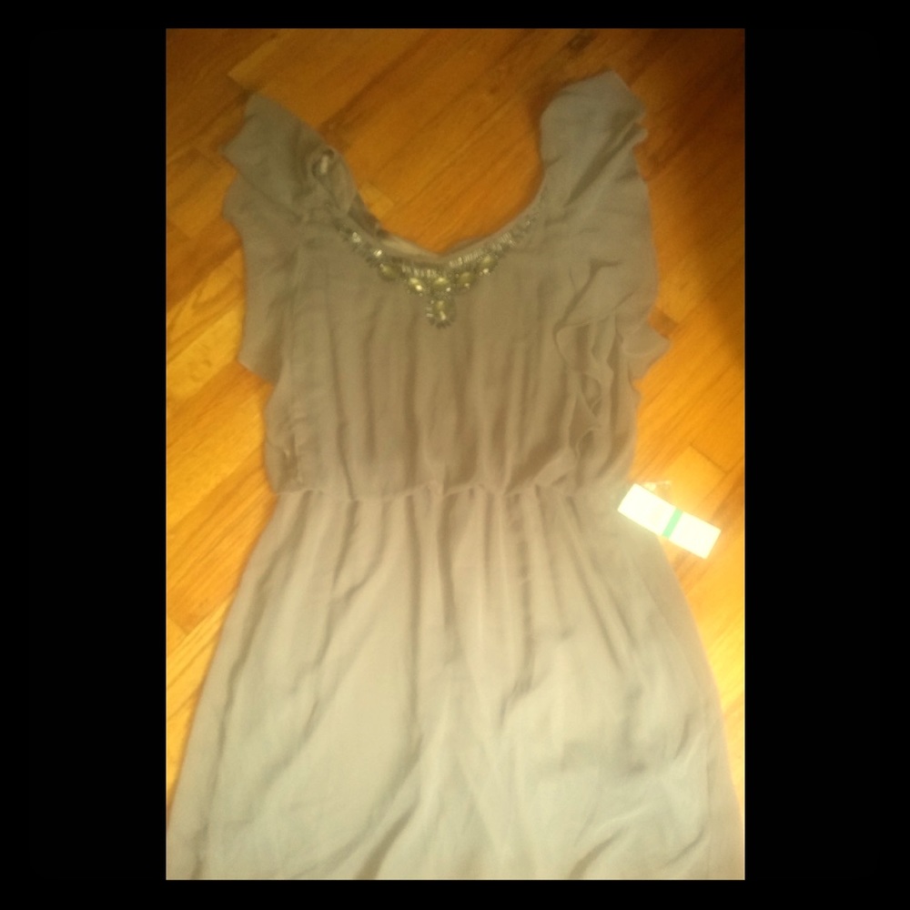 💃🏽NWT TAUPE CHIFFON CASCADE SLEEVLESS DRESS💃🏽